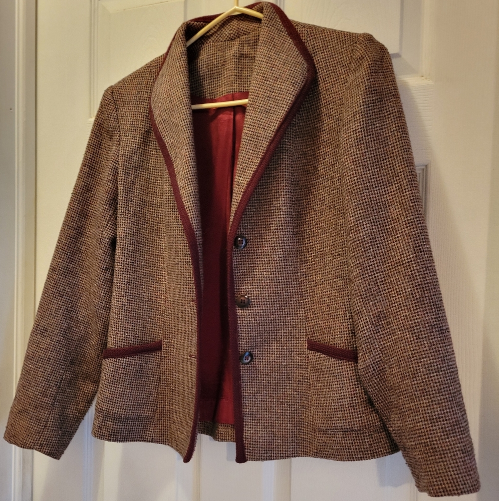 Vintage Tweed Brown / Burgandy Trim Blazer